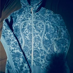 Gorgeous Lululemon scuba hoodie-size 8